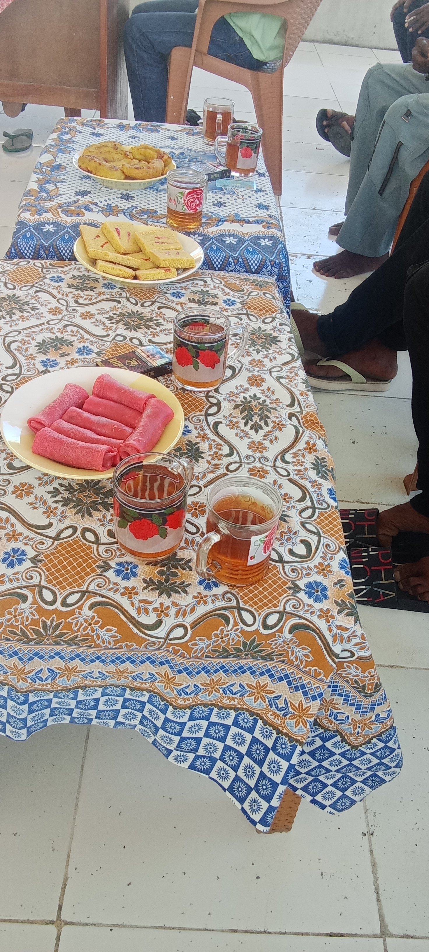 Pisang goreng dan kopi susu